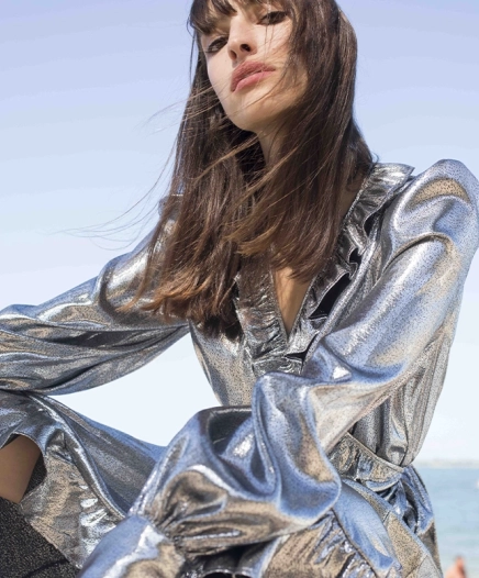 Robe Lamé Ruffle Wrap