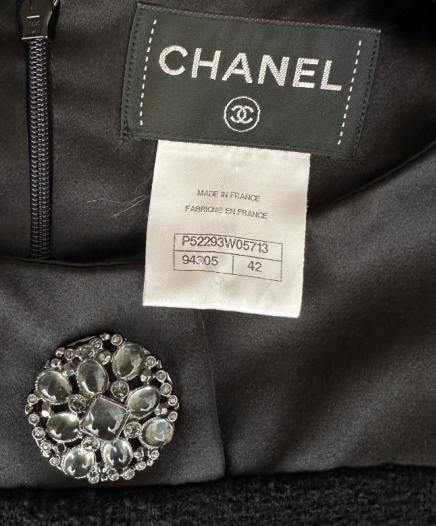 Robe Noire Boutons Gripoix FW 2015