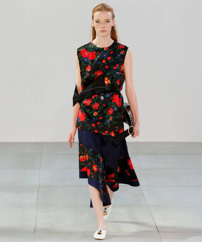 Location Ensemble Céline, modèle Printed Motion SS 2015. 1