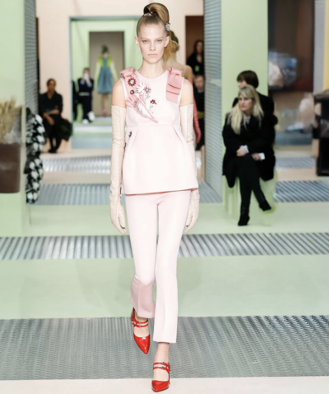 Location et Achat Ensemble Prada, modèle Gris Architecturé FW2015/2016 3