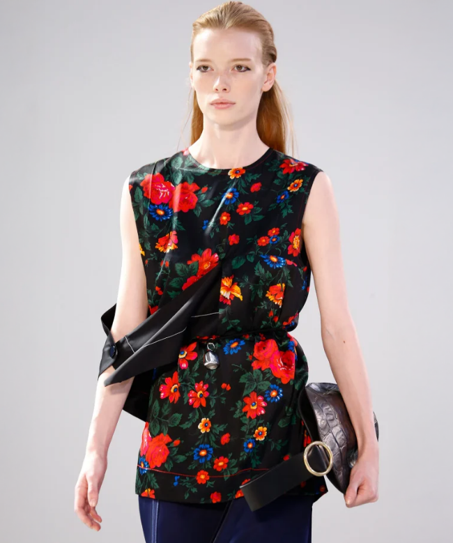 Location Ensemble Céline, modèle Printed Motion SS 2015. 2