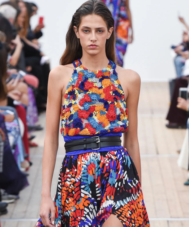 Location Robe de soirée Leonard, modèle Cola Borneo SS2018. 2