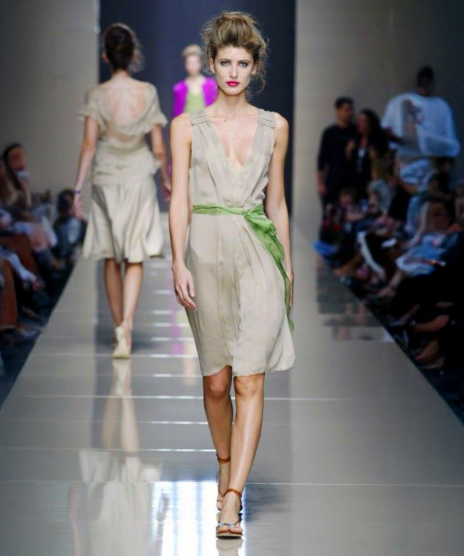 Location et Achat robe de soirée Alberta Ferretti, modèle Éclat Doré SS2004 1