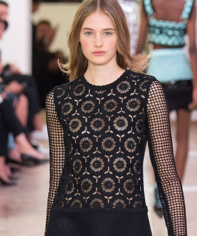 Location Robe de soirée Ungaro, modèle Noire Ibiza 7