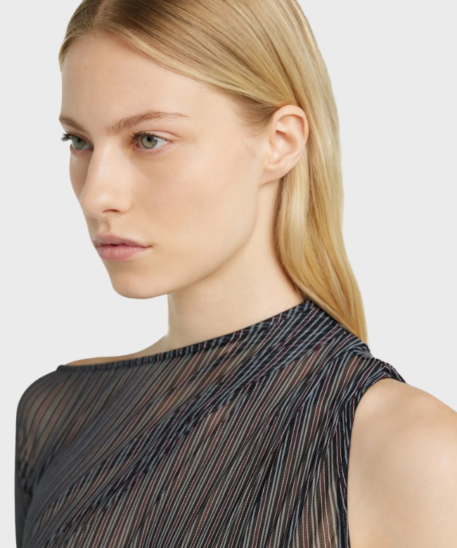 Location top Courrèges, modèle One Shoulder Mesh 4