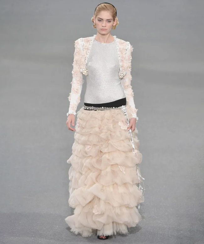 Location et Achat top Chanel, modèle white SS2009 par Karl Lagerfeld 3