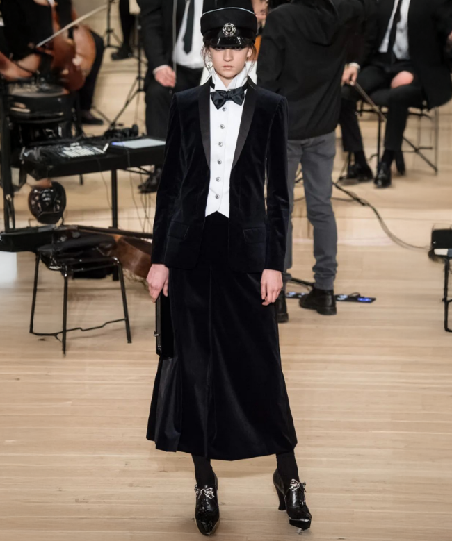 Location & Achat Ensemble Chanel, modèle Velours Éclipse 1