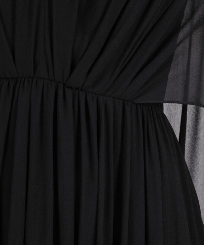 Location Robe de soirée Givenchy, modèle Black Embellished 6