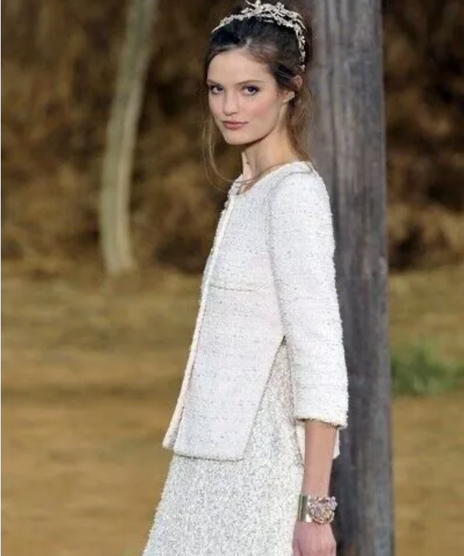 Location veste chanel, modèle Blush Pink Tweed 3