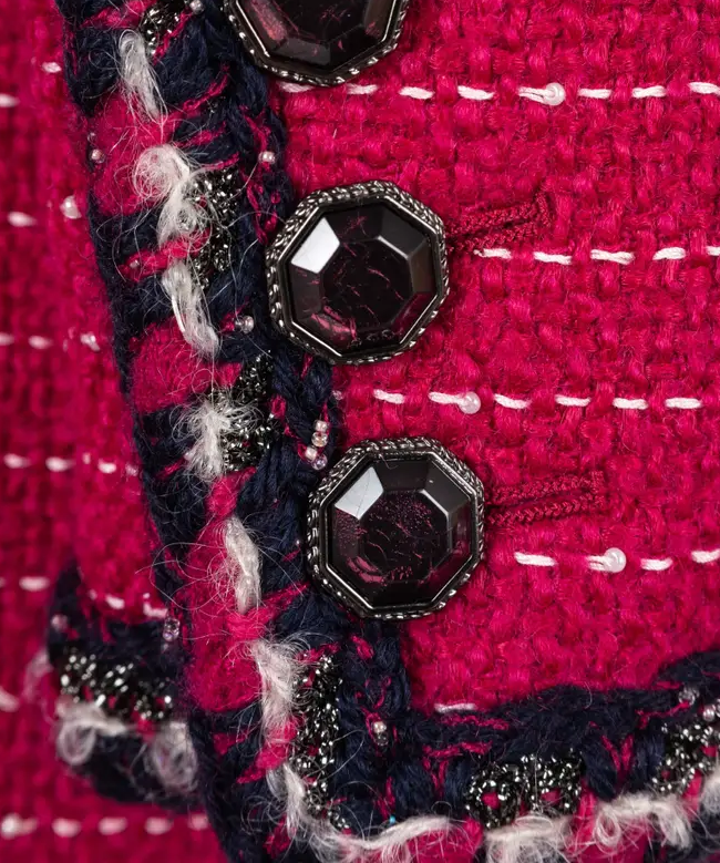 Location Manteau Chanel, modèle Tweed Burgundy FW 2012 3