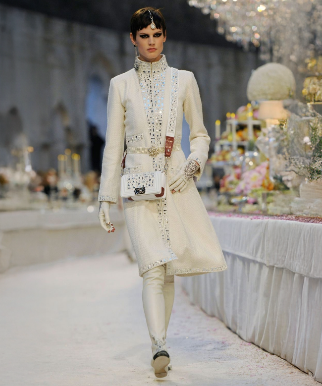 Location Veste Chanel, modèle Paris-Bombay Écru 2012 Metiers d'Art Paris-Bombay 3