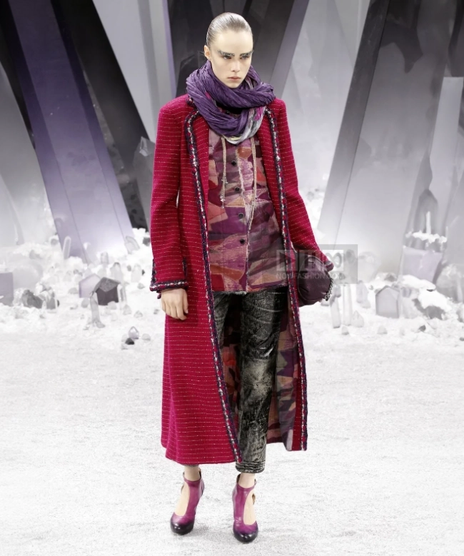 Location Manteau Chanel, modèle Tweed Burgundy FW 2012 2