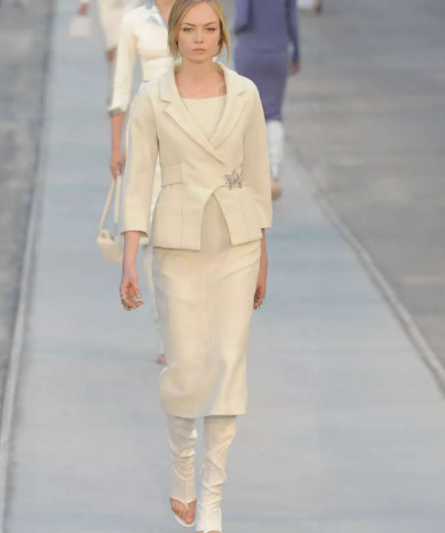 Achat Robe de soirée Chanel, modèle Perle De Lune Resort 2012 2