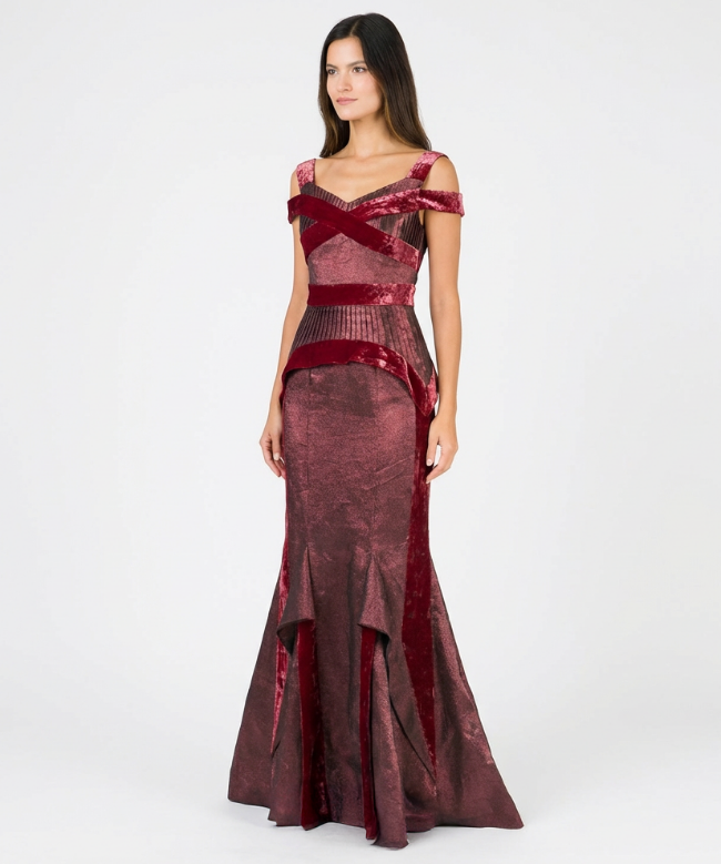 Location et Achat robe Elmira Medins, modèle Sculptural Bordeaux 2