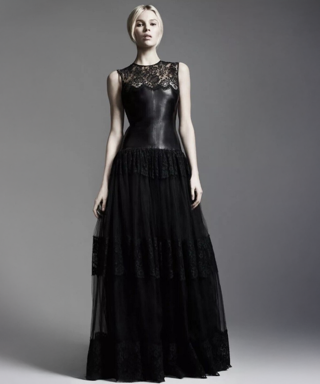 Location Robe Valentino, modèle Noir Fusion 2013 By Maria Grazia Chiuri 2