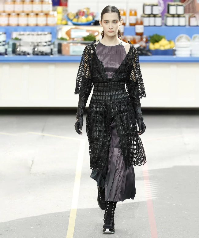 Location Robe de soirée Chanel, modèle Black Tie Elegance FW 2014 2