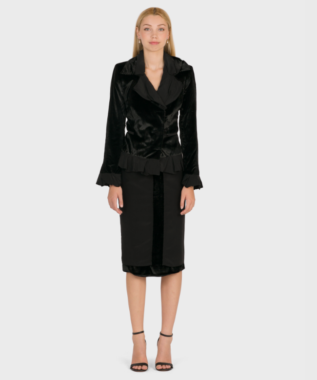 Location ensemble Yves Saint Laurent, modèle Noir Obsession. 1