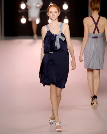 Robe Bleu Sculpture SS 2006 By Lars Nilsson