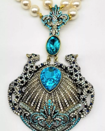 Collier Titanic Blue