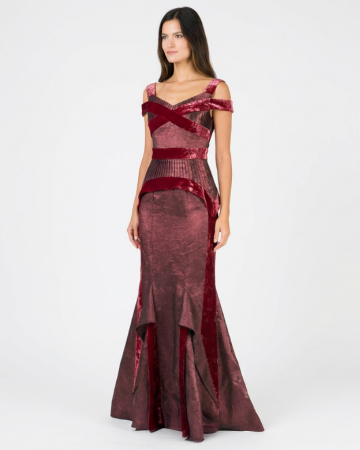 Robe Sculptural Bordeaux